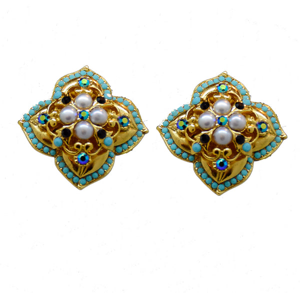 101  Turquoise and pearl crest button clip earring