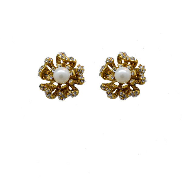 139 Gold and crystal flower clip earring